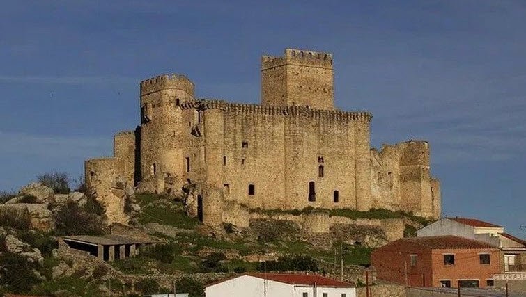 Castillo de Monroy, Spain